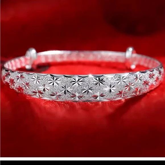 925 Sterling Silver Diamond Cut Bracelet - Picture 1 of 10